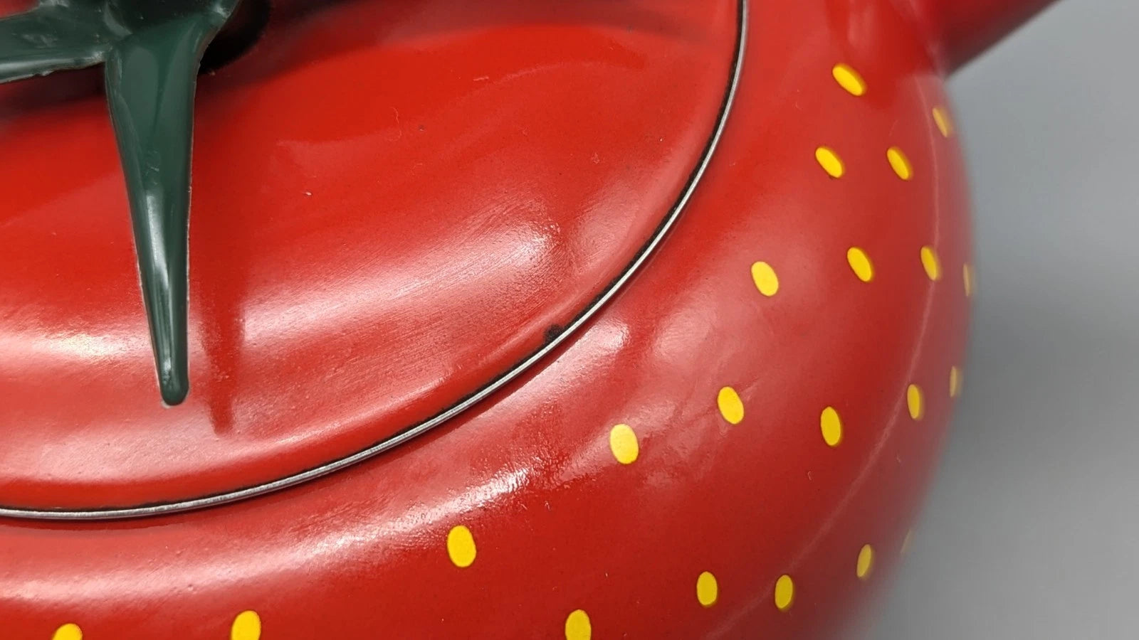 2004 Copco Strawberry Tea Kettle Enamel Pot 2.5 Qt  New With Tag