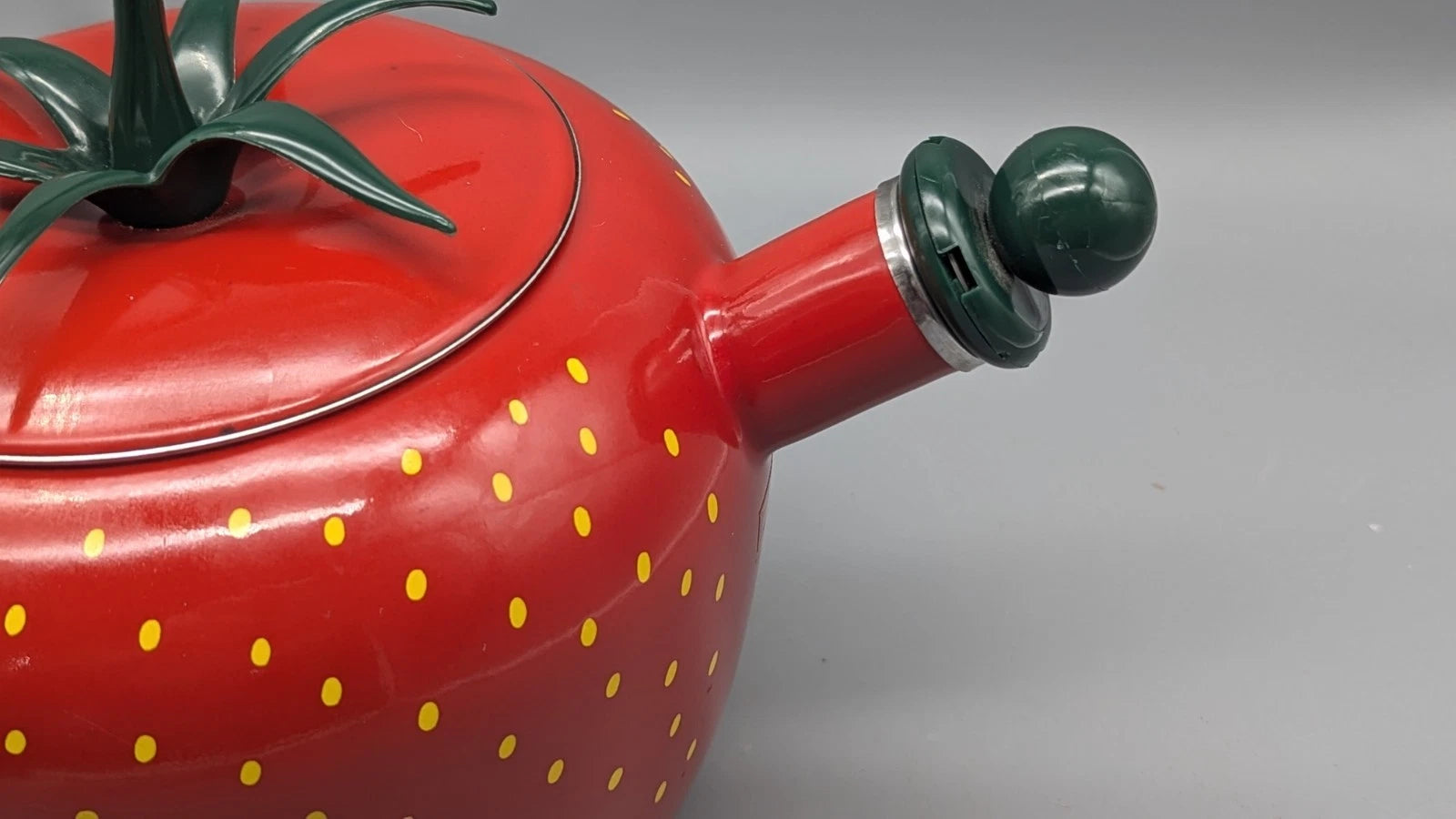 2004 Copco Strawberry Tea Kettle Enamel Pot 2.5 Qt  New With Tag