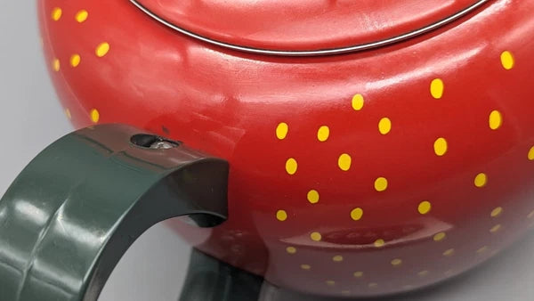 2004 Copco Strawberry Tea Kettle Enamel Pot 2.5 Qt  New With Tag