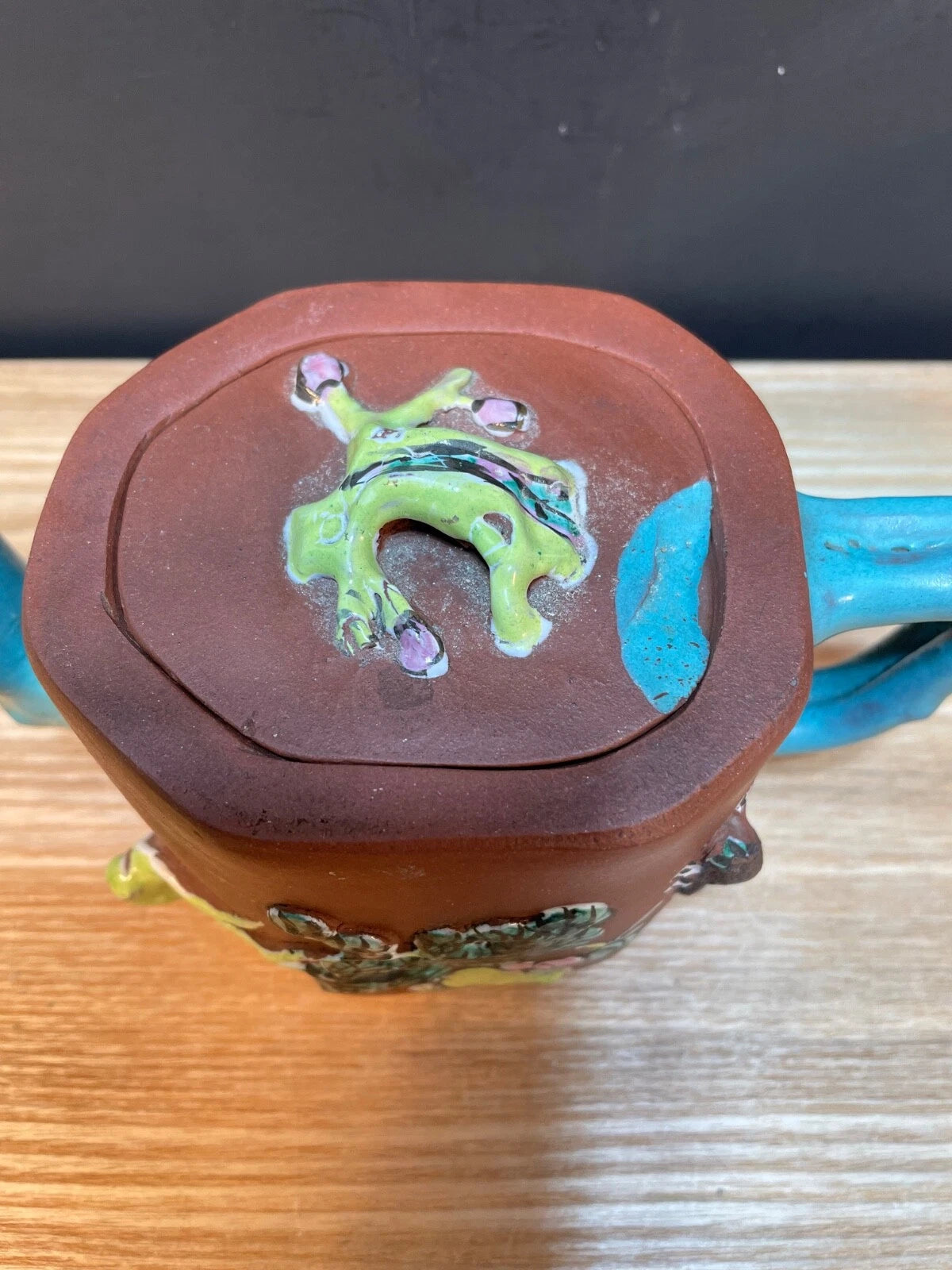 Antique China Chinese Yixing Zisha Clay Enameled Teapot Pottery with 4 Cups