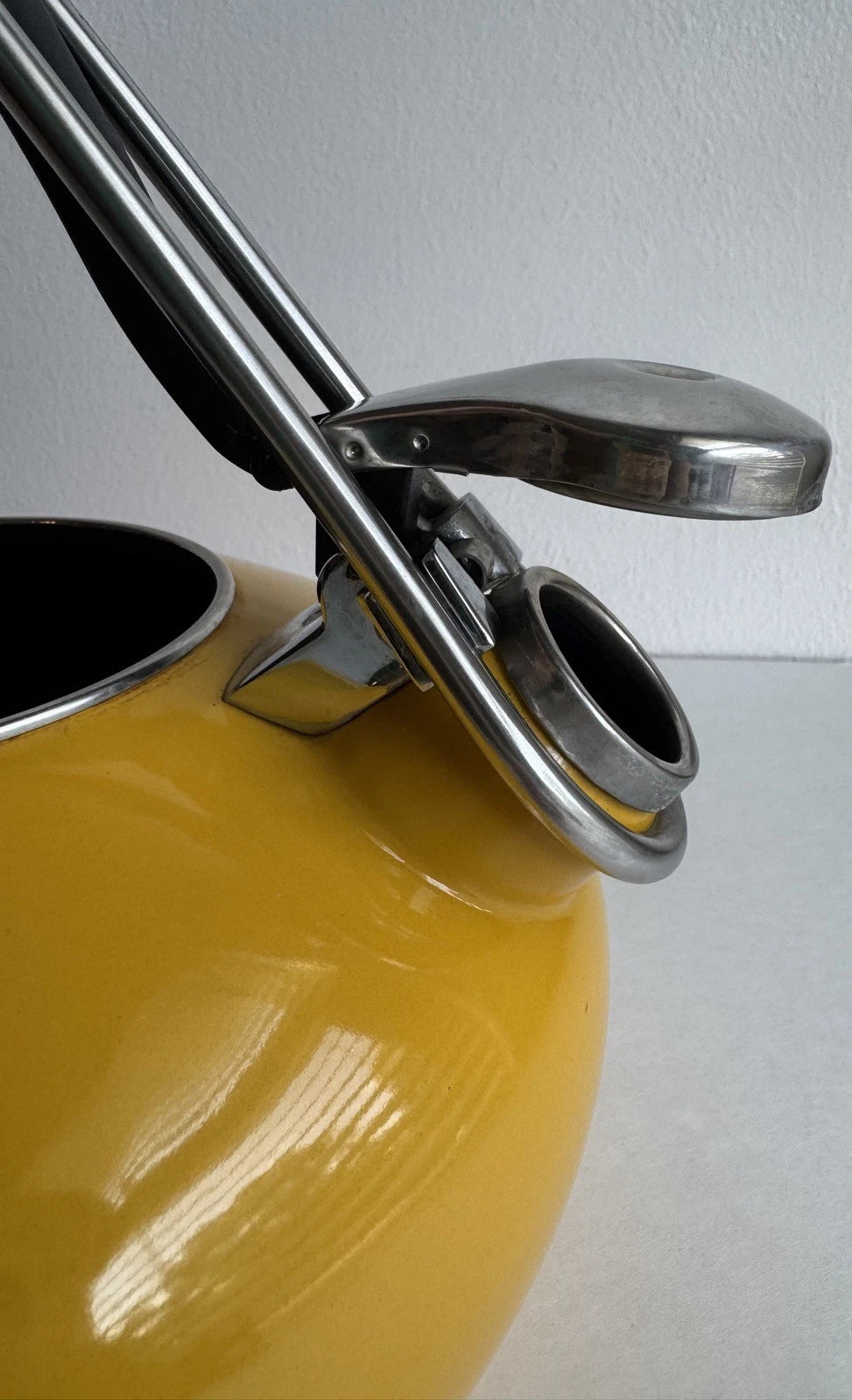 Chantal Livestrong Yellow Enamel Whistling Tea Hot Water Kettle Pot Used