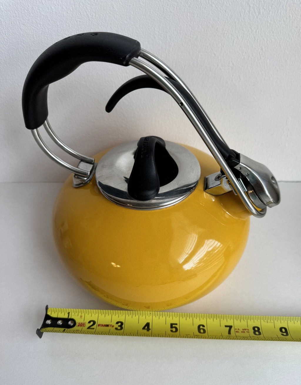 Chantal Livestrong Yellow Enamel Whistling Tea Hot Water Kettle Pot Used