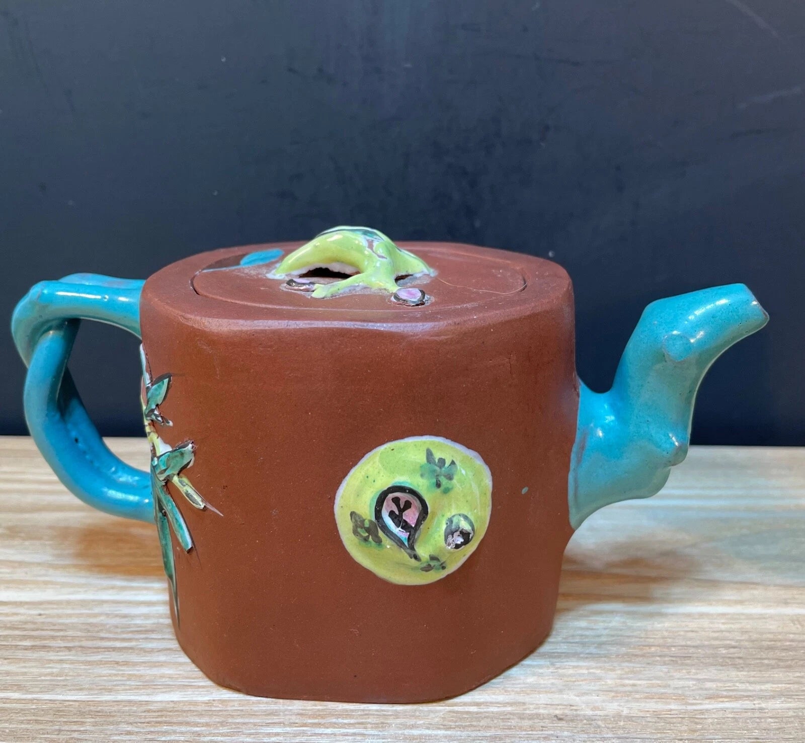 Antique China Chinese Yixing Zisha Clay Enameled Teapot Pottery with 4 Cups