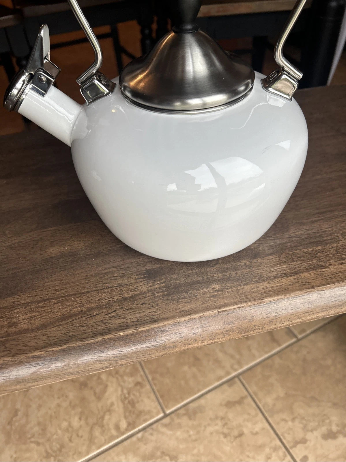 Chantal Whistling Tea Kettle Teapot White Enamel 2 Qt