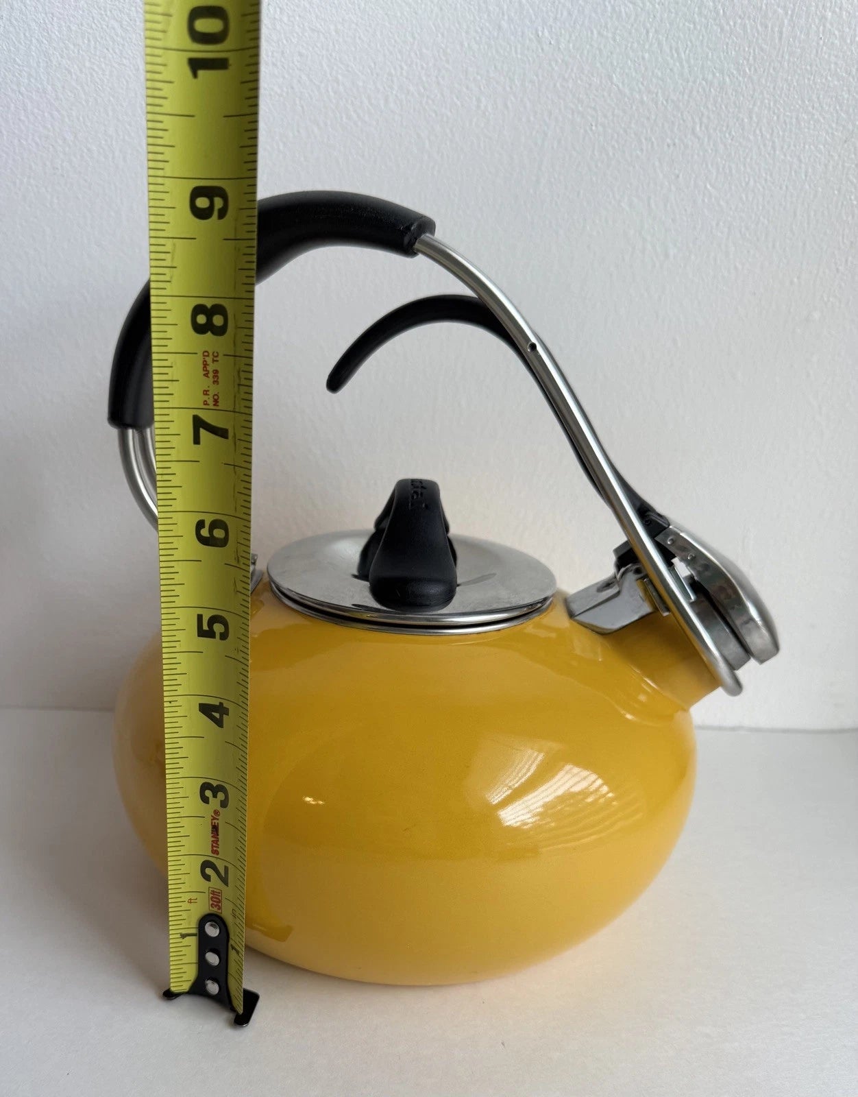Chantal Livestrong Yellow Enamel Whistling Tea Hot Water Kettle Pot Used