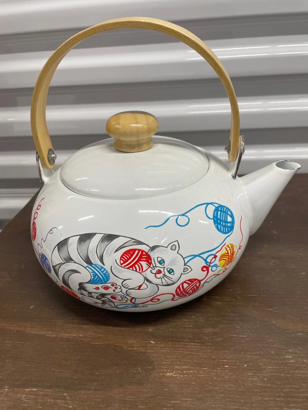 Vintage Grey Tabby Cat w/Yarn- Enamel Kettle Teapot with Wood handle-PREOWNED | eBay