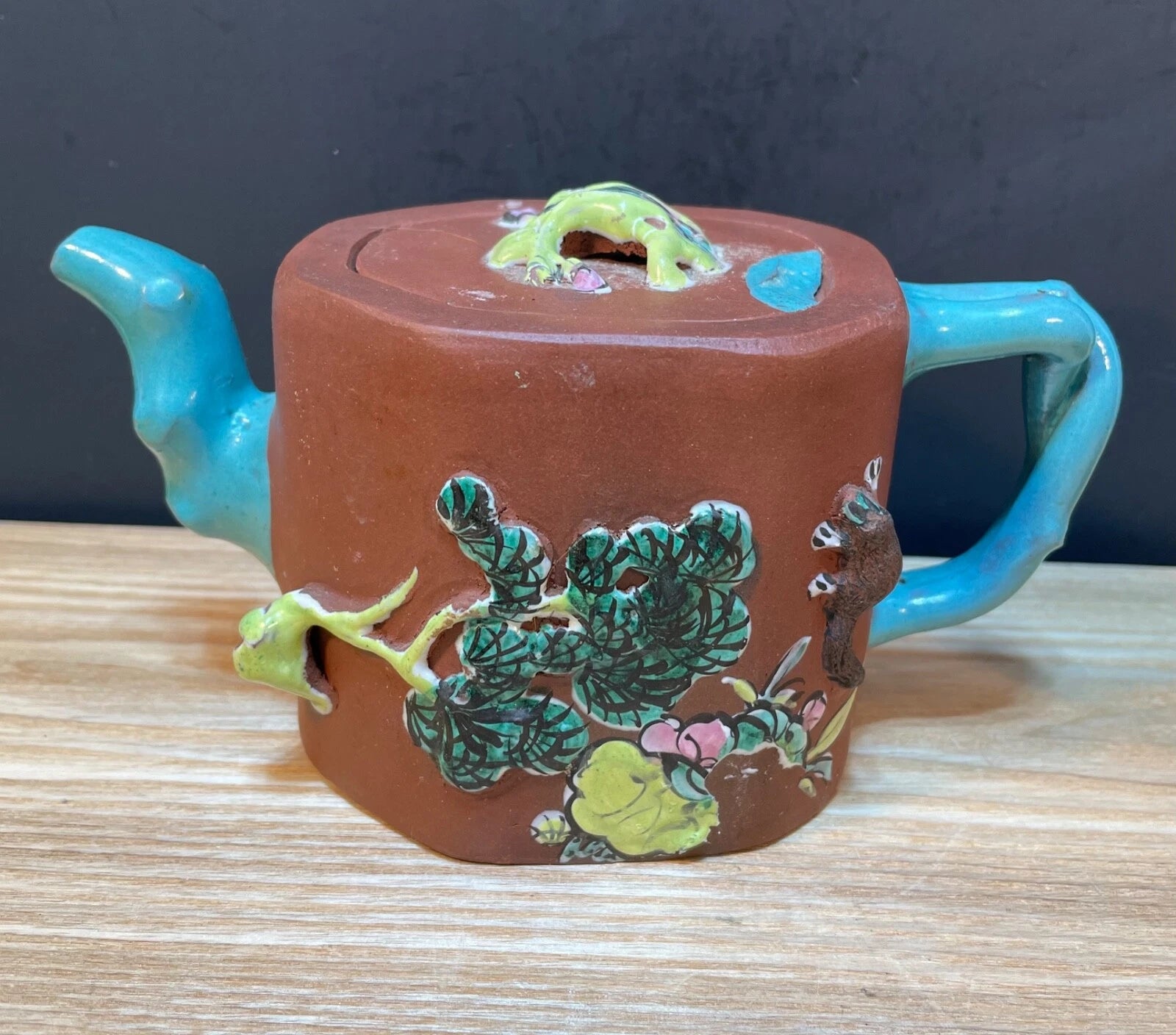 Antique China Chinese Yixing Zisha Clay Enameled Teapot Pottery with 4 Cups