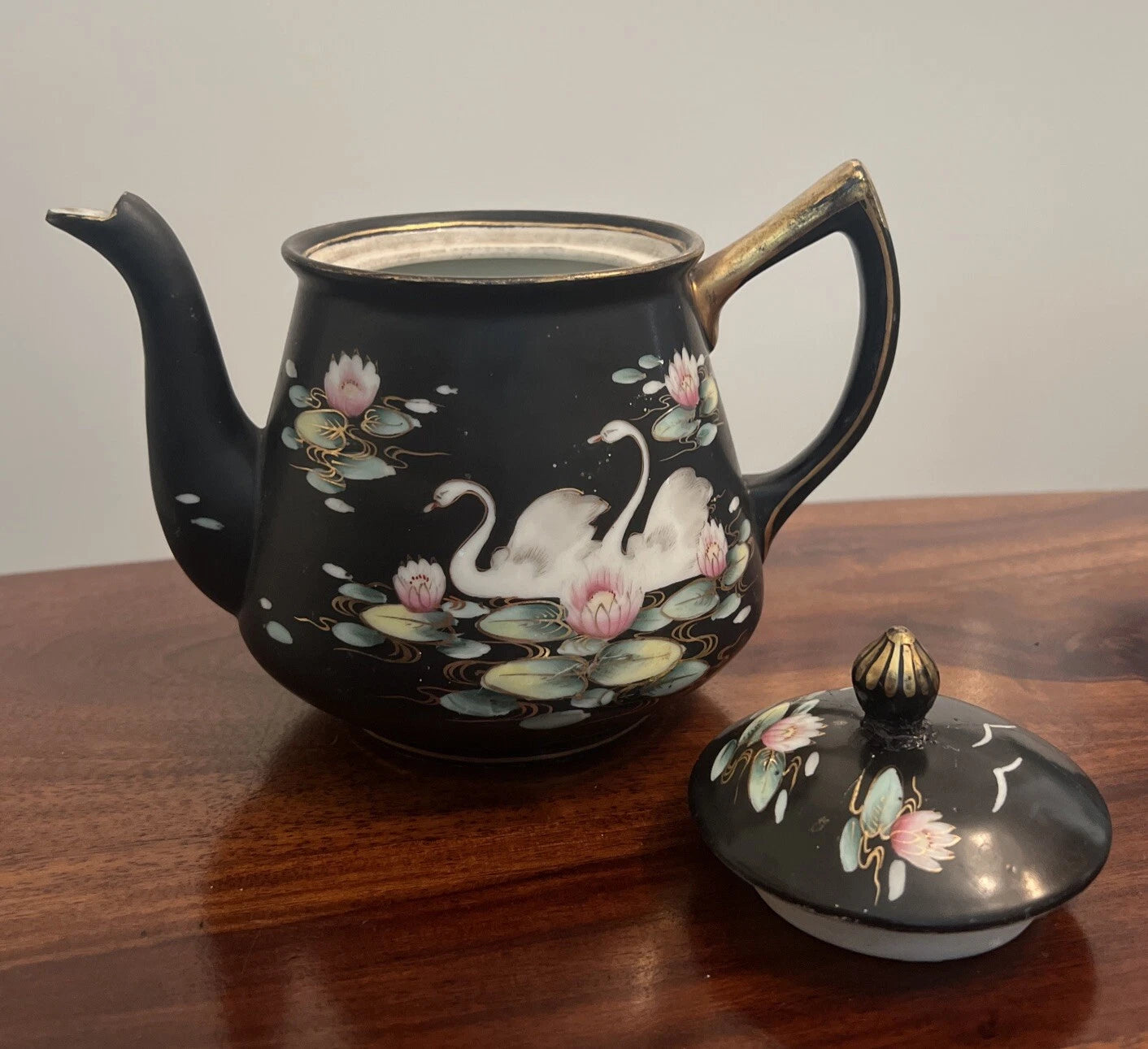 M.M. Nippon ~ Hand-Painted (White Swans) Enamel ~ 4-Cup Teapot EF | eBay