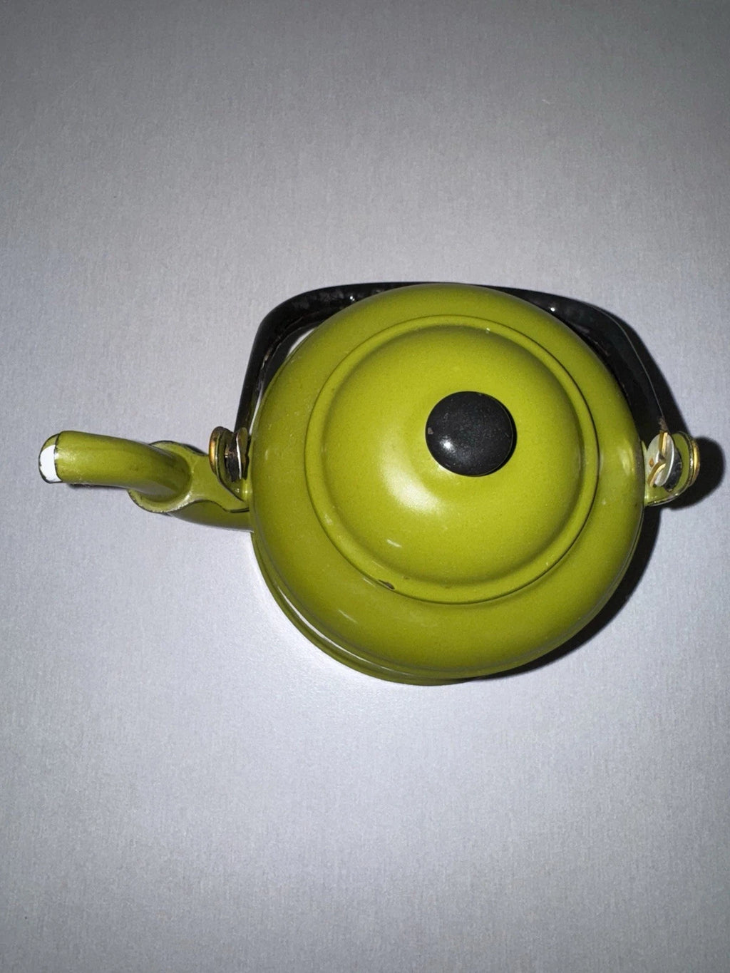 Vtg Avocado Green Enamel Teapot Tea Kettle Farmhouse Mcm Country Cottage Rustic