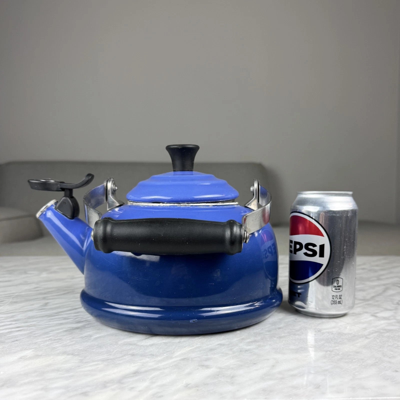 Vintage Le Creuset Whistling Tea Kettle Teapot Enamel Blue 1.7 Qt (1.6L)