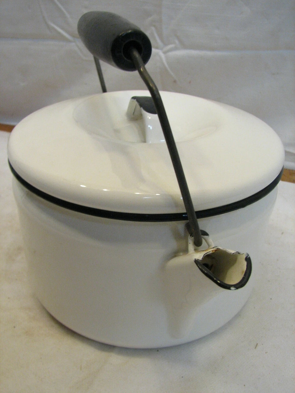Vintage White Enamel Ware Tea Pot Kettle Teapot Fireplace Camping Cabin Coffee