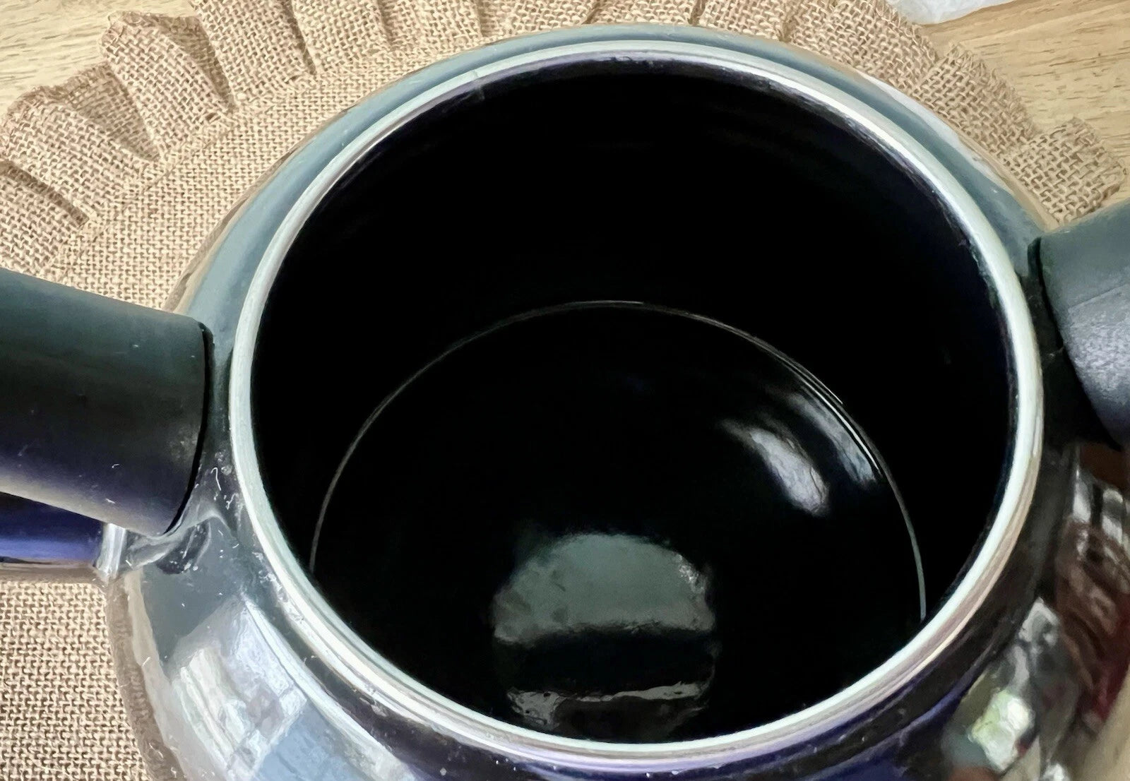 Cuisinart Tea Pot Kettle 2.5 Qt or 20 Cups Black Enameled w/ Silver Lid