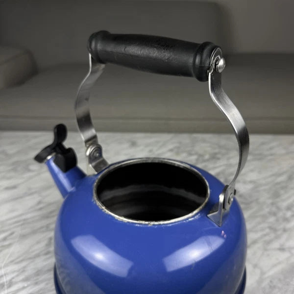 Vintage Le Creuset Whistling Tea Kettle Teapot Enamel Blue 1.7 Qt (1.6L)