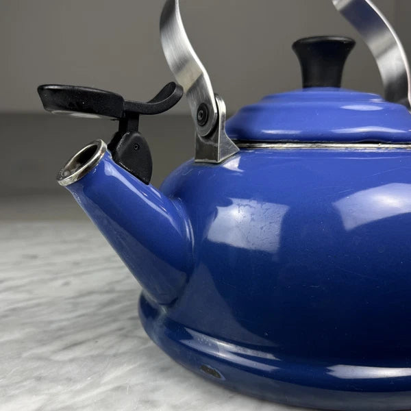Vintage Le Creuset Whistling Tea Kettle Teapot Enamel Blue 1.7 Qt (1.6L)