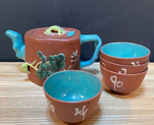 Antique China Chinese Yixing Zisha Clay Enameled Teapot Pottery with 4 Cups