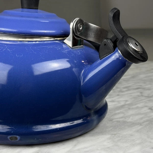 Vintage Le Creuset Whistling Tea Kettle Teapot Enamel Blue 1.7 Qt (1.6L)