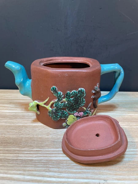 Antique China Chinese Yixing Zisha Clay Enameled Teapot Pottery with 4 Cups